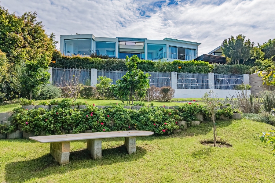 4 Bedroom Property for Sale in Whale Rock Western Cape